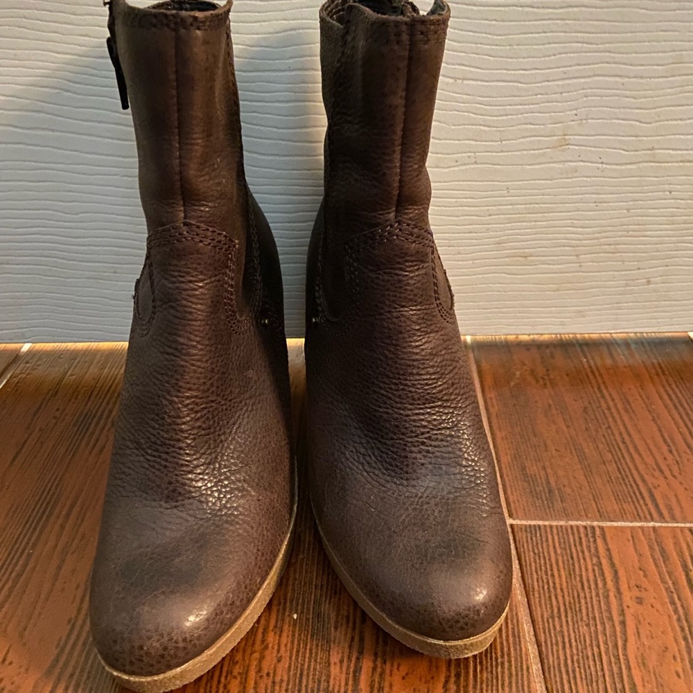Brown boots